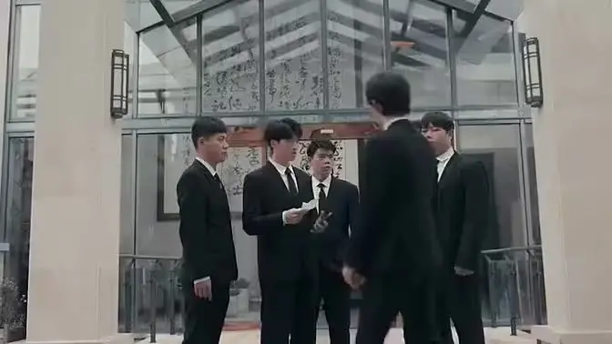 《末日游戏》：当人类挣扎在生存边缘，谁能主宰绝望的终局？